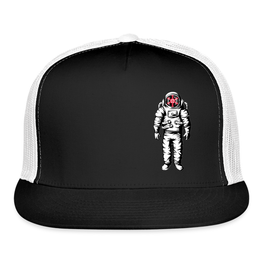 SnowBrains Astronaut Trucker Cap - black/white